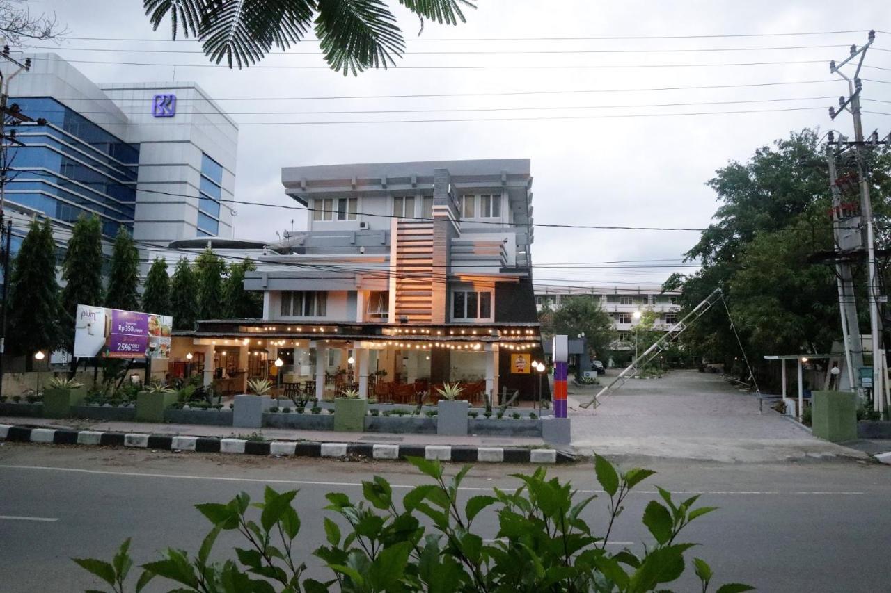 Plum Lading Hotel 3*