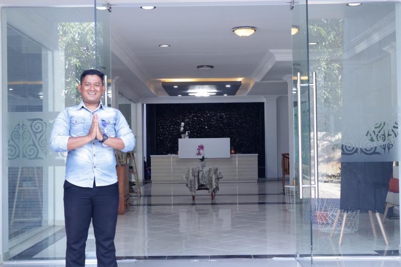 Plum Lading Hotel
