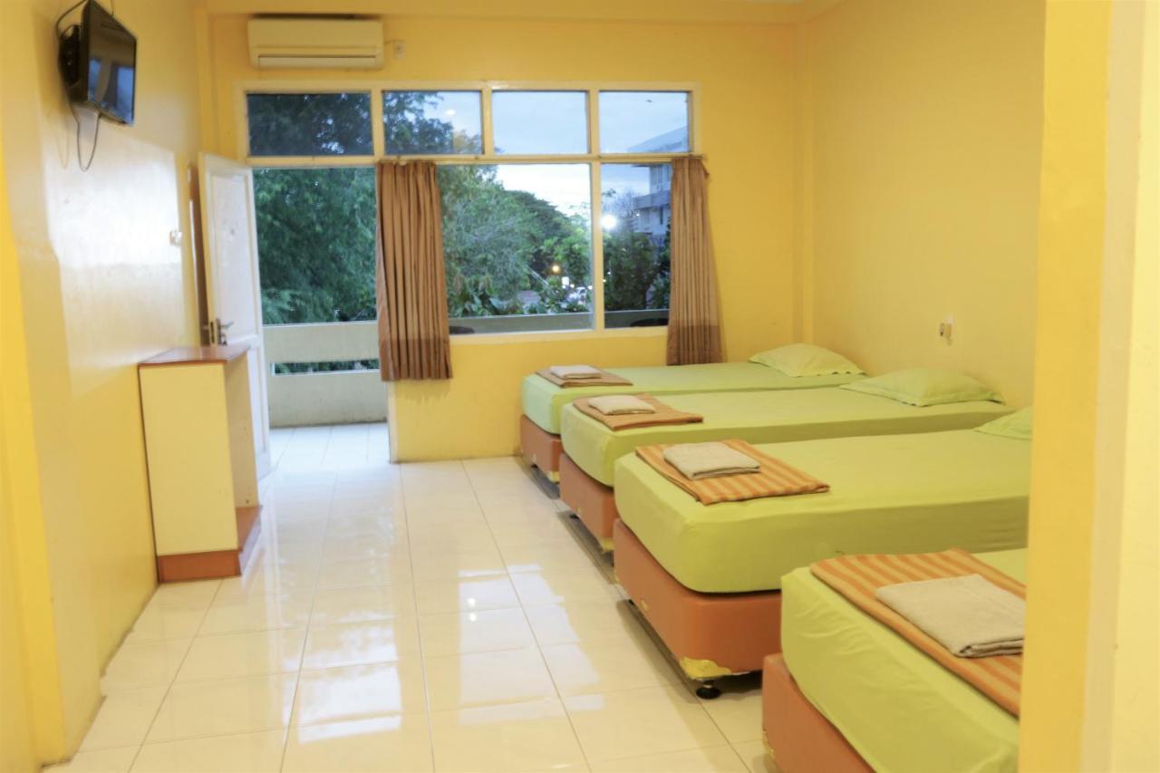Hotel Plum Lading 3*
